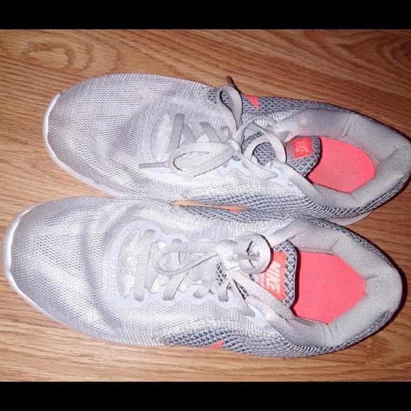 Grey and orange Nike’s size 8 - Picture 2 of 2